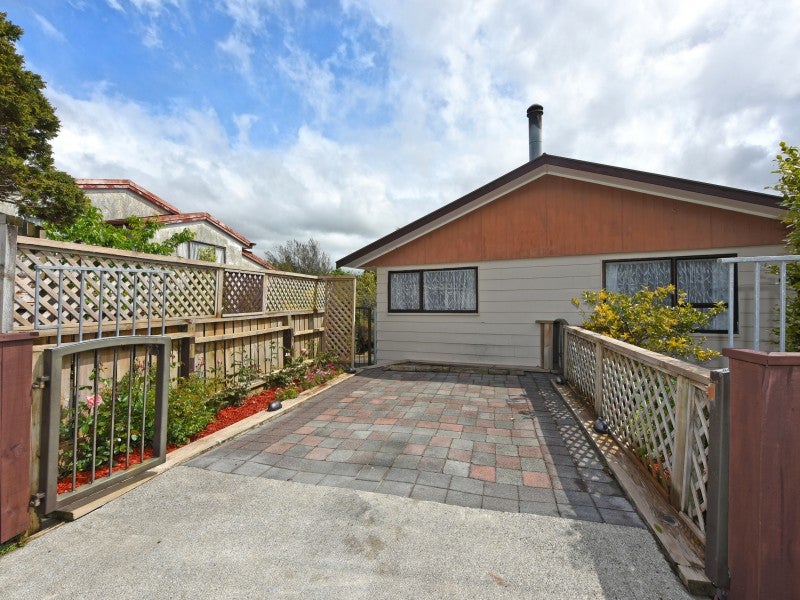 1/20 Gentian Street, Timberlea, Upper Hutt - Carousel 2
