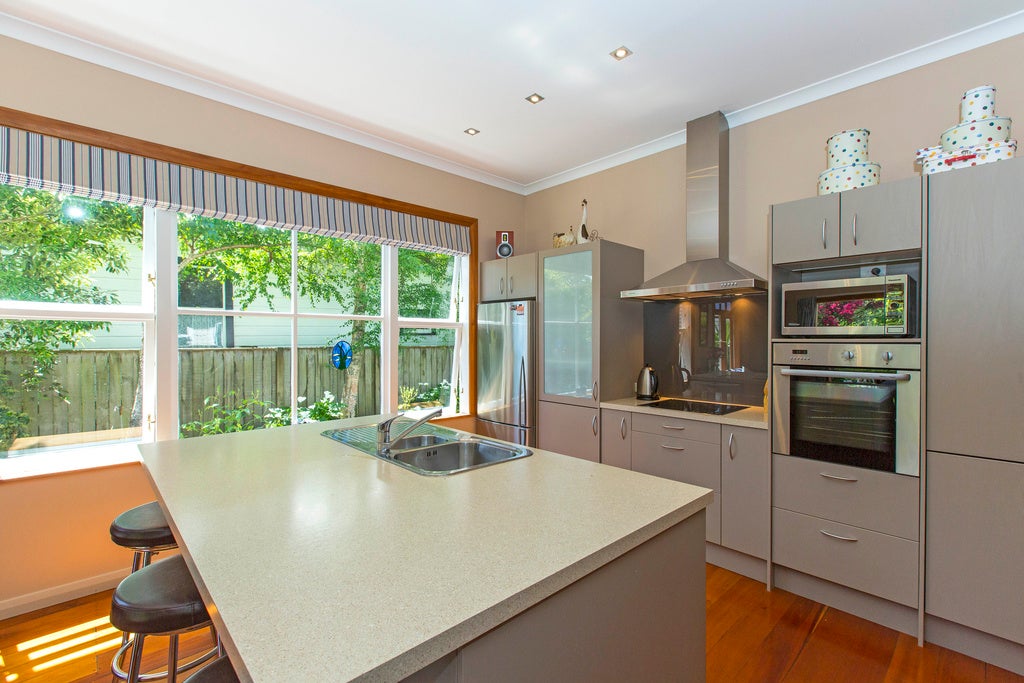 495 Riverside Drive, Fairfield, Lower Hutt - Carousel 1