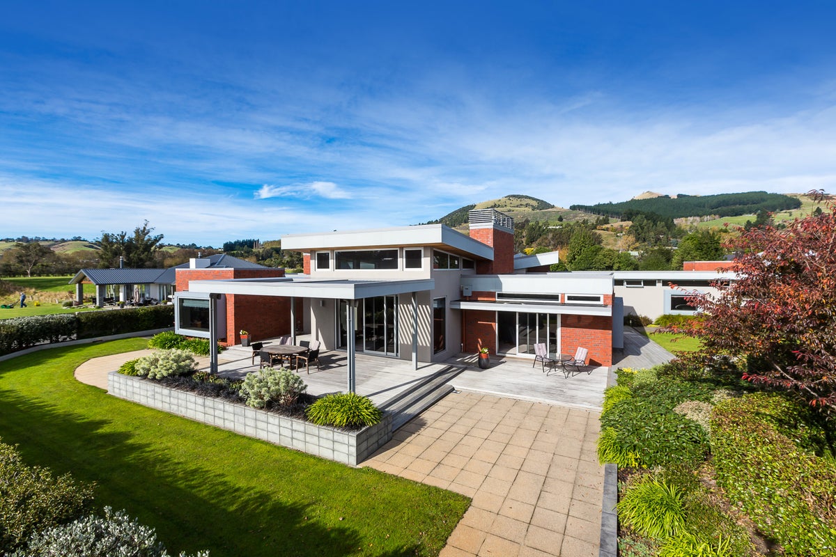18 Orchard Grove, East Taieri, Mosgiel - Carousel 20