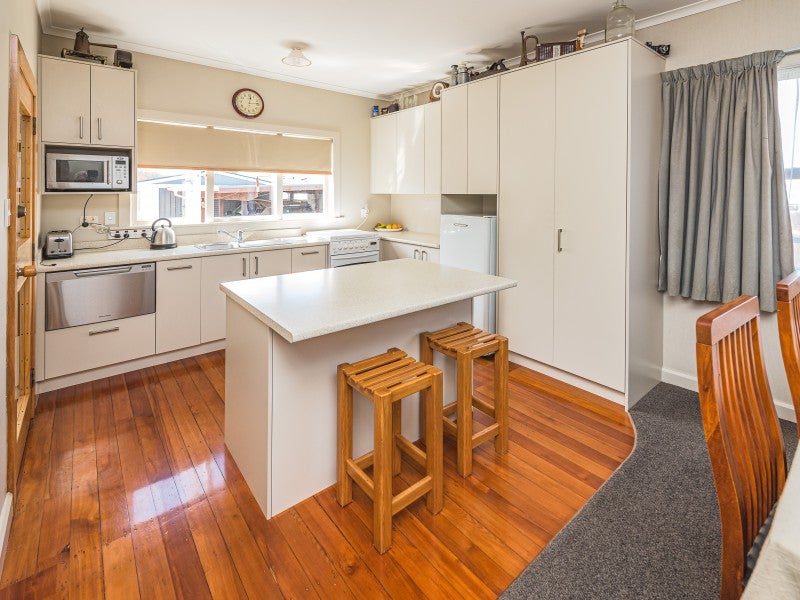 24 Caffray Avenue, Aramoho, Whanganui - Carousel 2