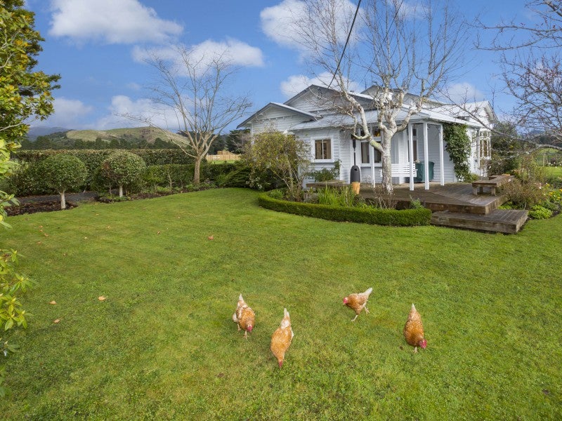 76 Whitemans Valley Road, Whitemans Valley, Upper Hutt - Carousel 2