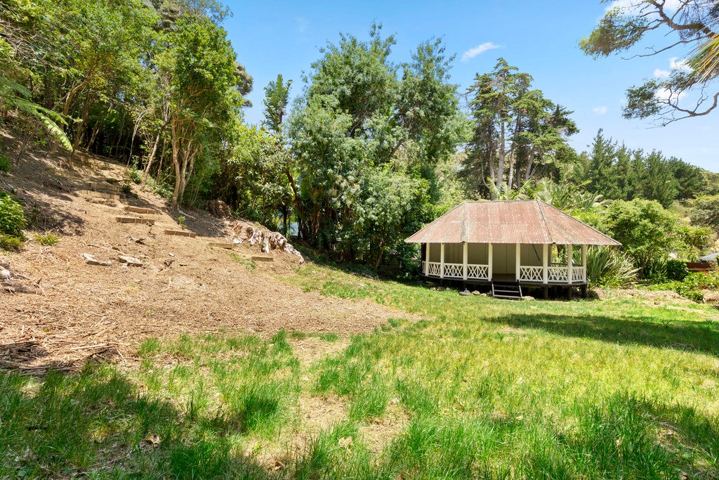4 Goodwin Avenue, Oneroa, Waiheke Island - Carousel 2