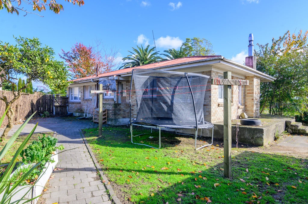 11 Sunrise Avenue, Owhata, Rotorua - Carousel 2