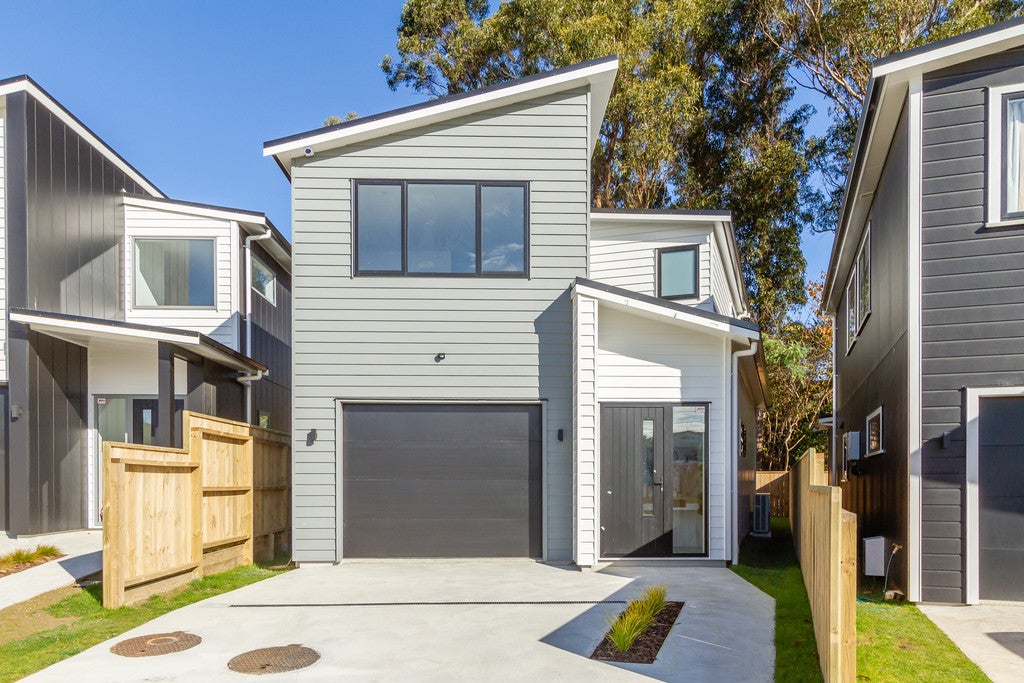 3B Breakwater Way, Whitby, Porirua - Carousel 1