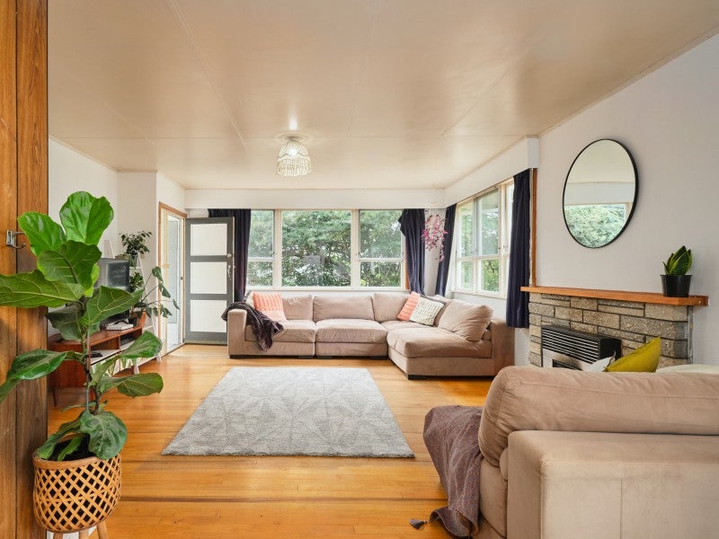 15 Einstein Street, Outer Kaiti, Gisborne - Carousel 2