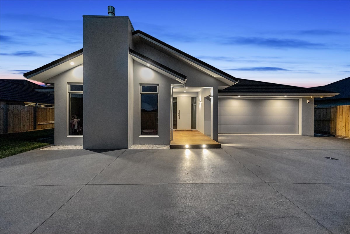 5 Falcon Court, Flagstaff, Hamilton - Carousel 1