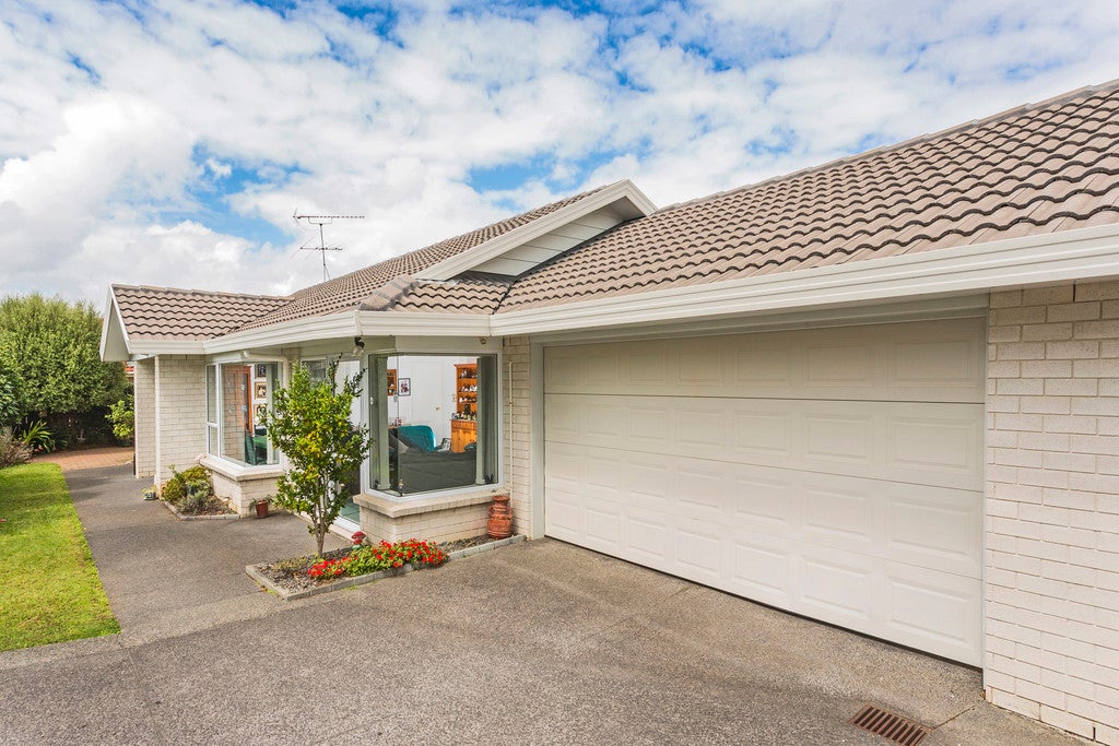 2/31 Nicholas Road, Somerville, Manukau - Carousel 14