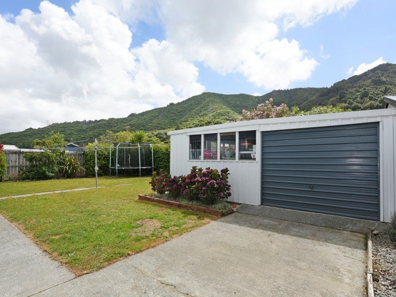 188 California Drive, Totara Park, Upper Hutt - Carousel 16