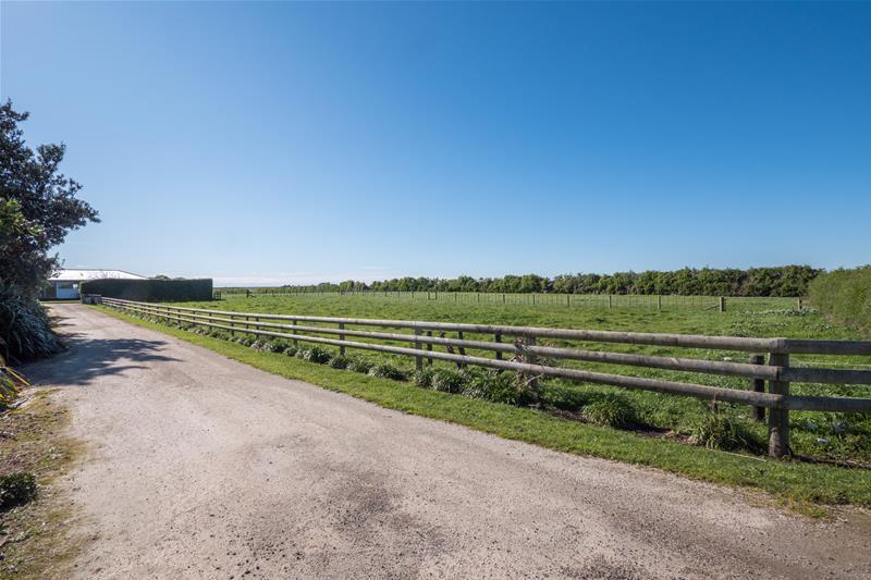 454 South Road, Hawera - Carousel 30