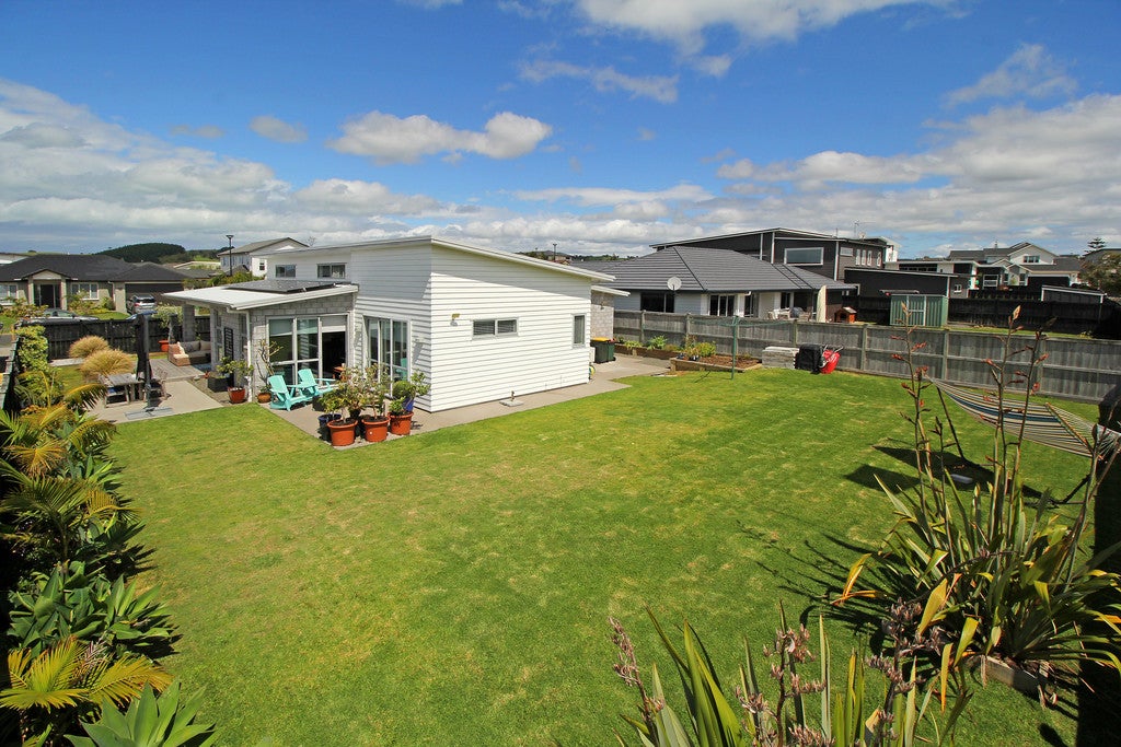 8 Defender Crescent, Beachlands, Auckland - Carousel 17