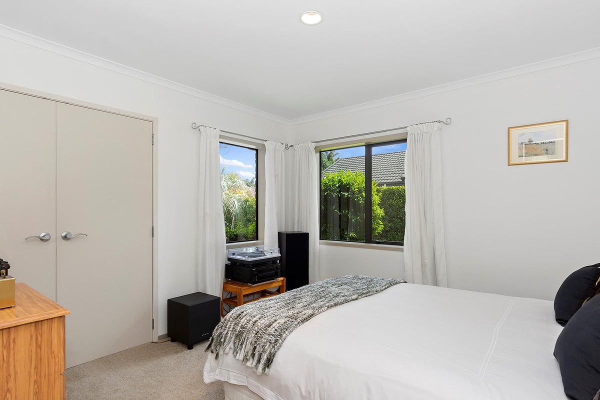 23 St Heliers Place, Papamoa Beach, Papamoa - Carousel 2