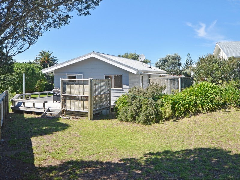 52 Blue Pacific Parade, Riversdale Beach - Carousel 2