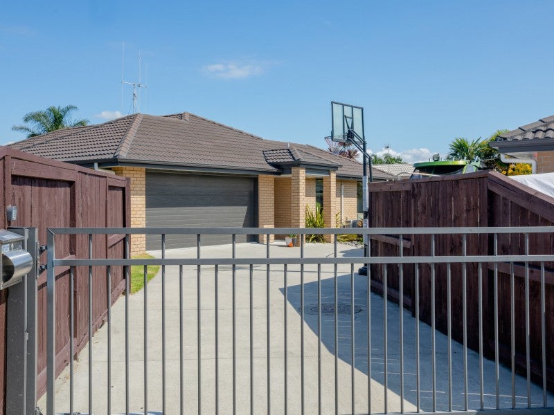 76 Carrington Drive, Papamoa Beach, Papamoa - Carousel 1