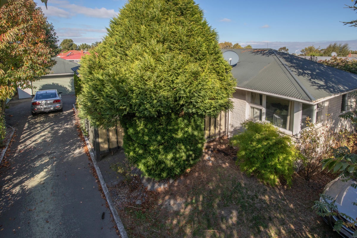 11 Masham Road, Broomfield, Christchurch - Carousel 1