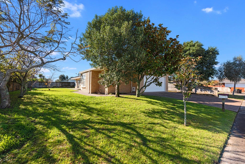 9 Larisa Grove, Papamoa Beach, Papamoa - Carousel 2