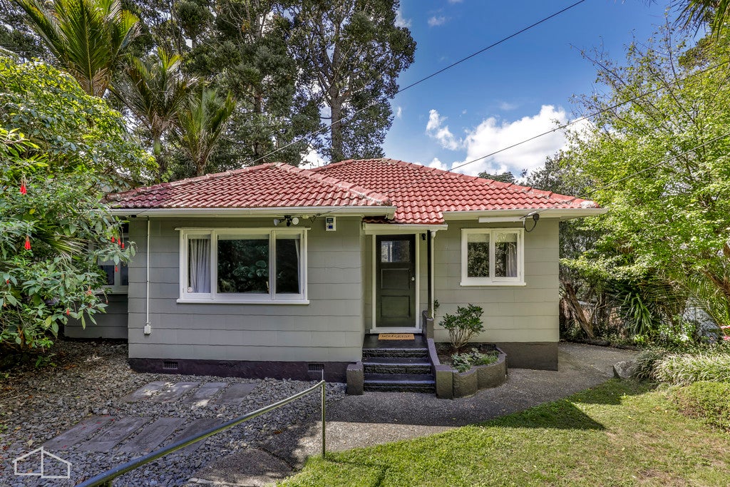 12 Tainui Road, Titirangi, Auckland - Carousel 1