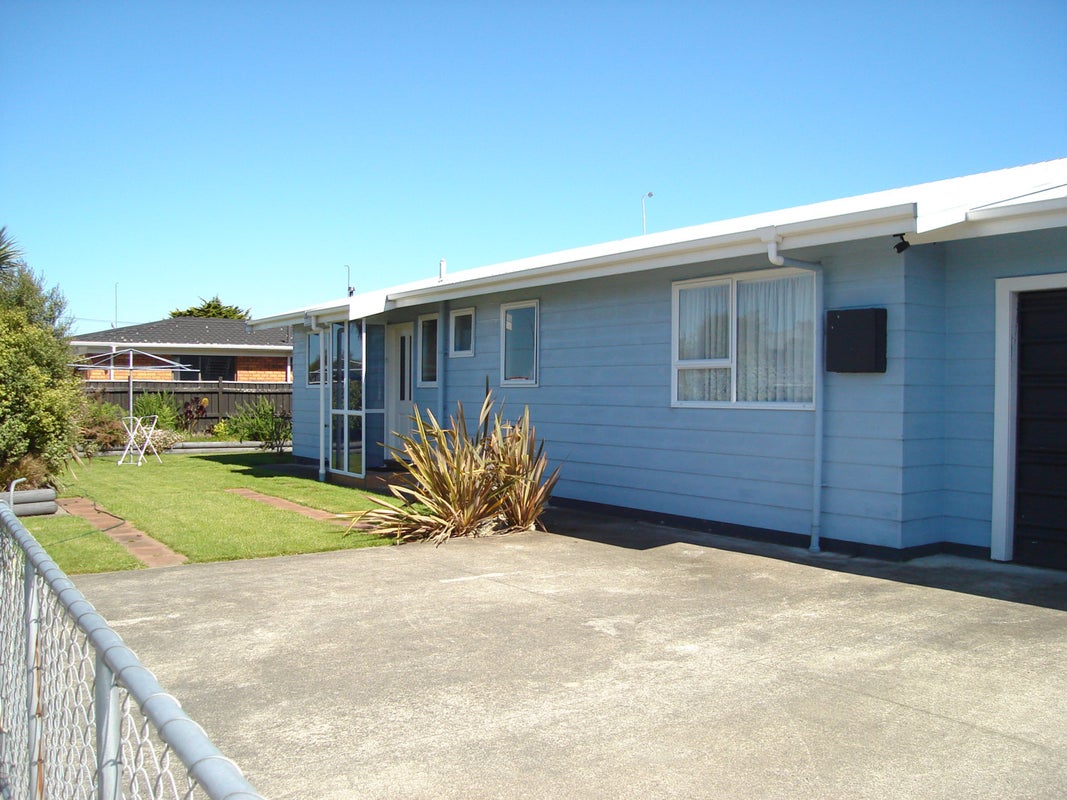 17 Bentham Street, Westport, Westport - Carousel 1