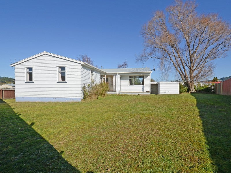 34 Aniseed Grove, Timberlea, Upper Hutt - Carousel 2