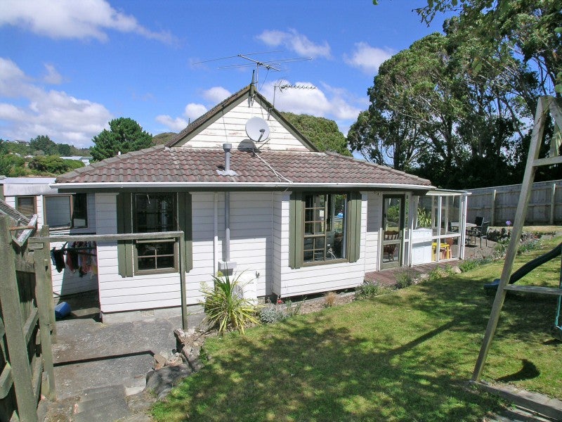 24A Parkinson Close, Whitby, Porirua - Carousel 1