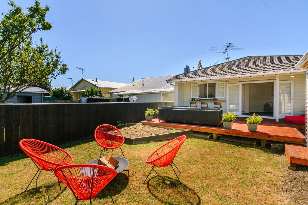 13 Collins Street, Petone, Lower Hutt - Carousel 2