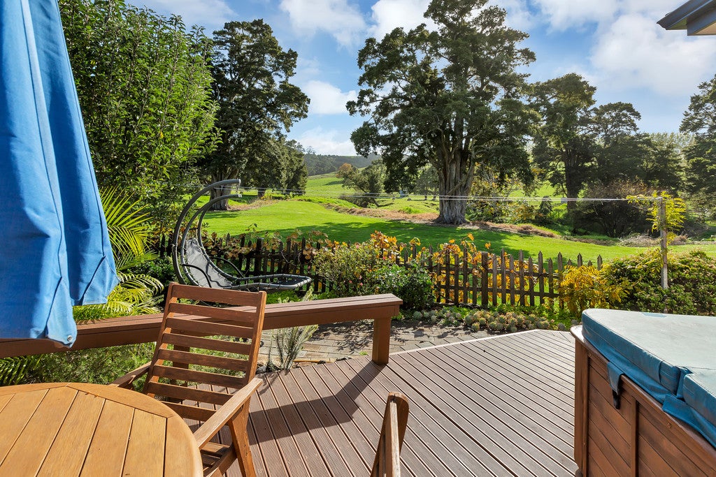 21 Daviot Place, Kamo, Whangarei - Carousel 1