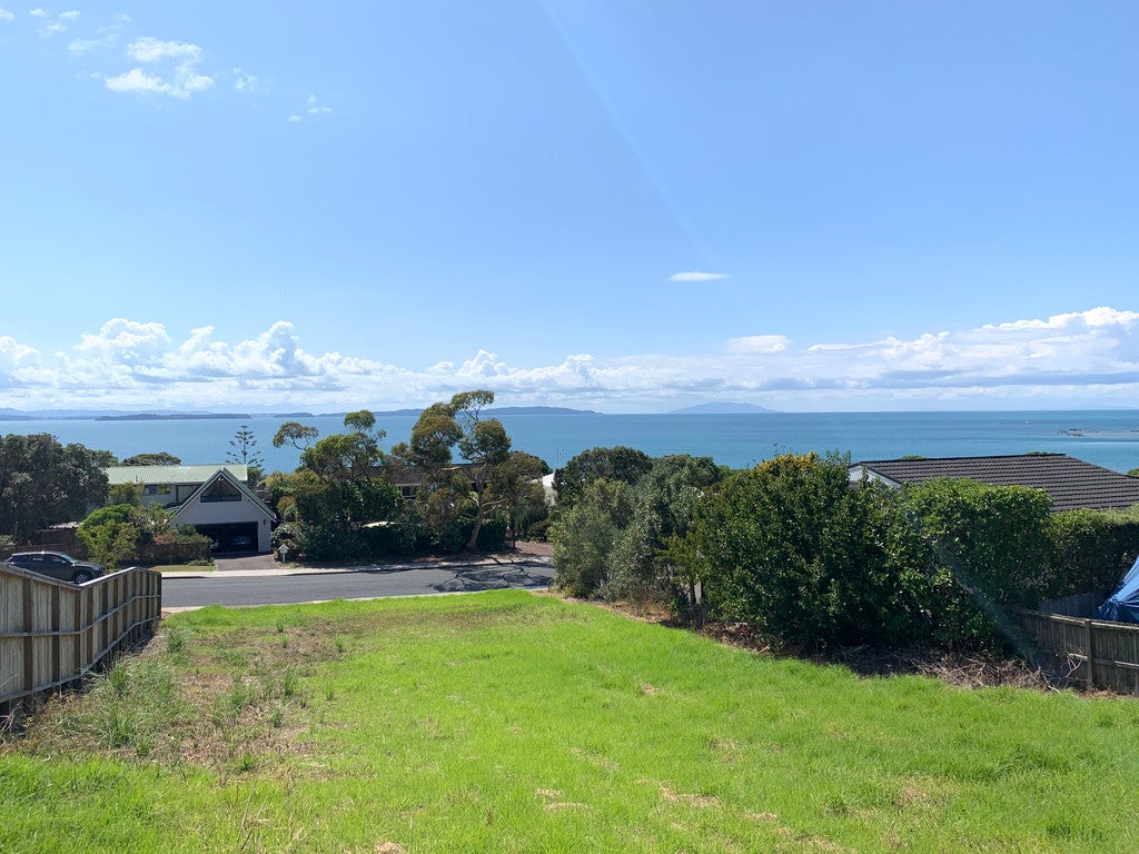 113 Pacific Parade, Army Bay, Whangaparaoa - Carousel 1