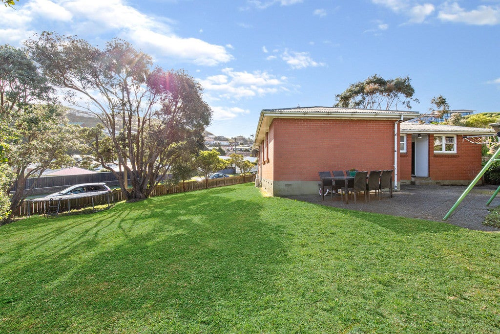 54 Victory Crescent, Tawa, Wellington - Carousel 15