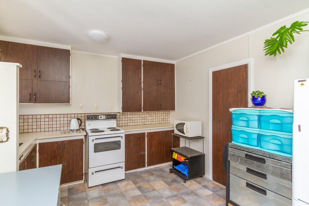 3A Fairfield Avenue, Fairfield, Lower Hutt - Carousel 2