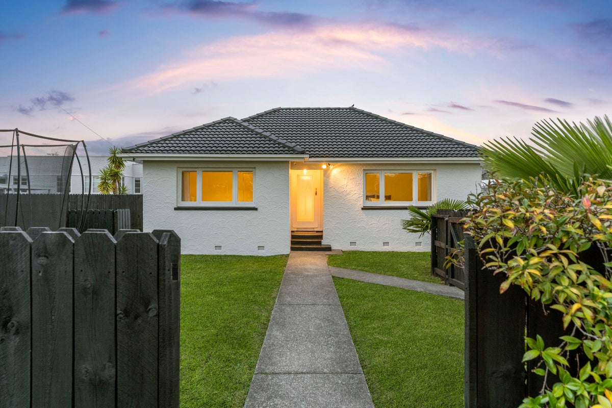 14 Wingate Street, Avondale, Auckland - Carousel 1
