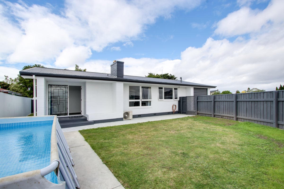 131 Taradale Road, Onekawa, Napier - Carousel 1