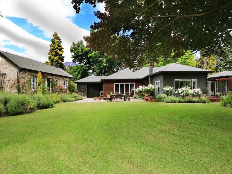 32 Slope Hill Road, Lake Hayes, Queenstown - Carousel 1