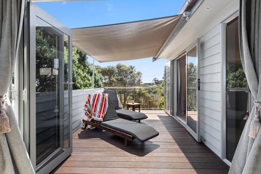 20 Pacific Parade, Surfdale, Waiheke Island - Carousel 22
