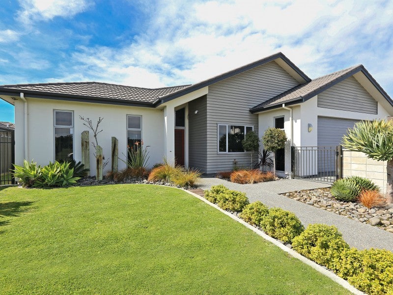 14 Orotu Drive, Poraiti, Napier - Carousel 1