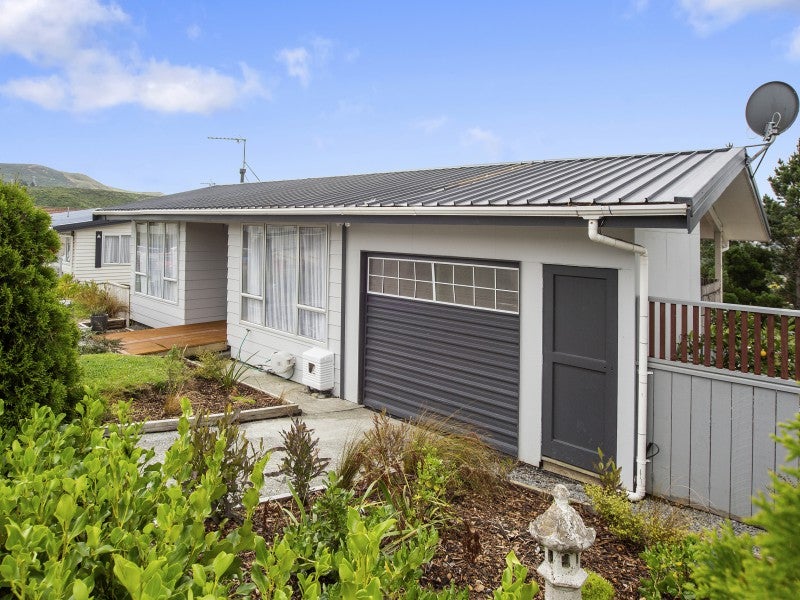 19 Greenwich Grove, Stokes Valley, Lower Hutt - Carousel 2