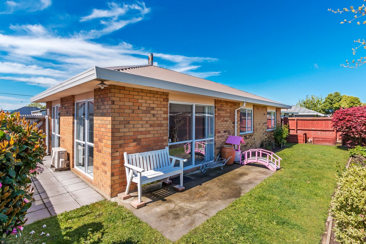 2/139 Gilberthorpes Road, Hei Hei, Christchurch - Carousel 2