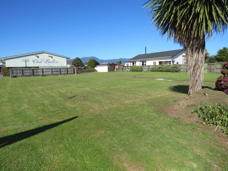 39 Russell Street, Westport, Westport - Carousel 1