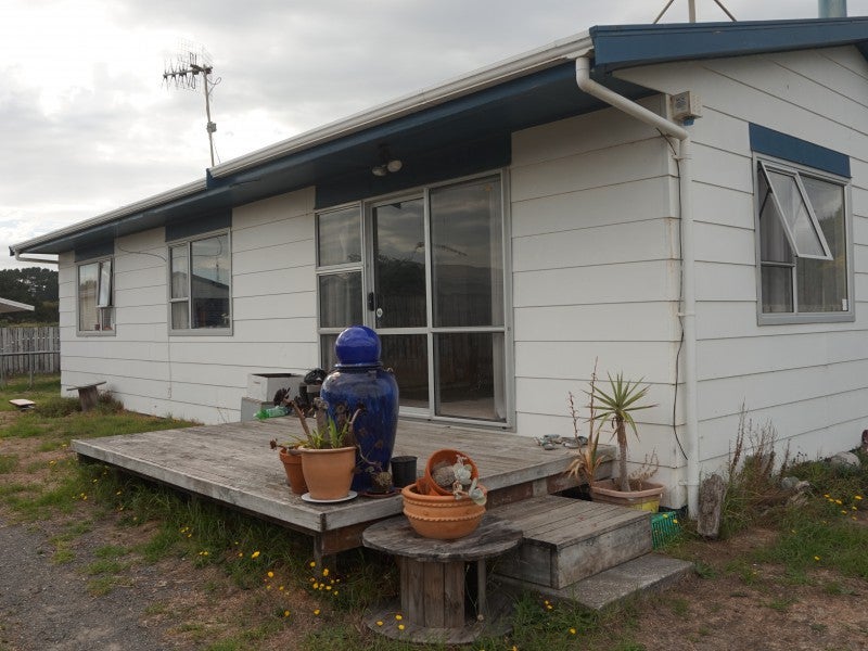 11 Colenso Place, Otaki Beach, Otaki - Carousel 16
