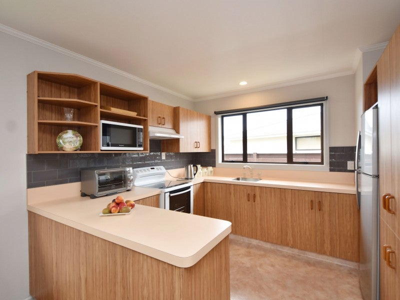65 Lothian Crescent, Strathern, Invercargill - Carousel 2