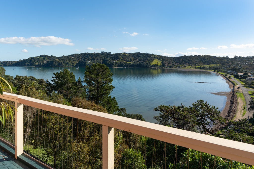 75 Makora Avenue, Oneroa, Waiheke Island - Carousel 1