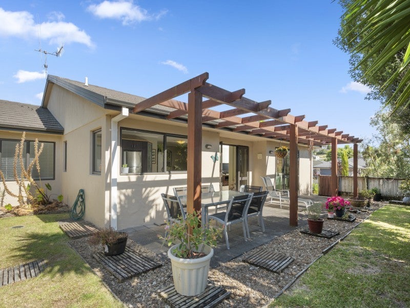 10 Peregrine Place, Welcome Bay, Tauranga - Carousel 1