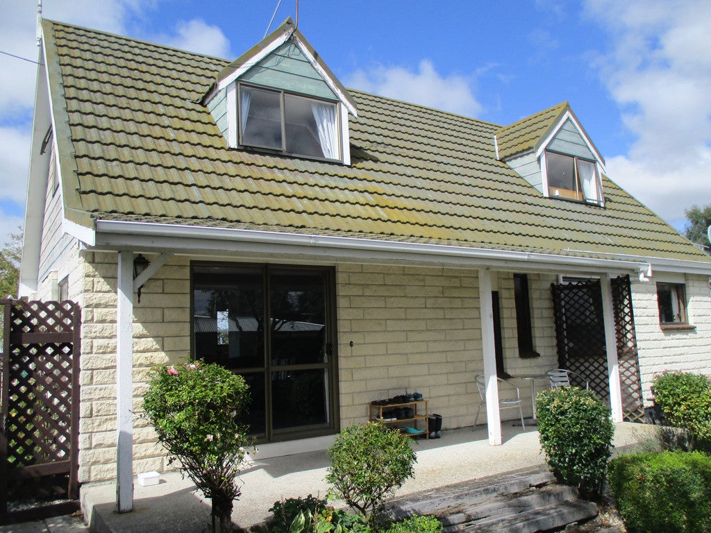 61C Essex Street, Balclutha - Carousel 24