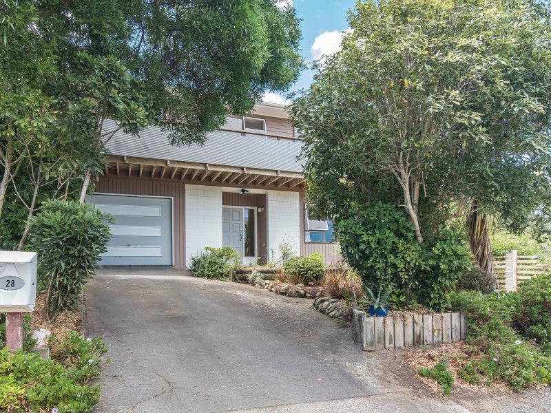 28 Glen Road, Raumati South, Paraparaumu - Carousel 1
