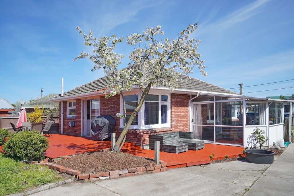 46 Bournemouth Crescent, Aranui, Christchurch - Carousel 1