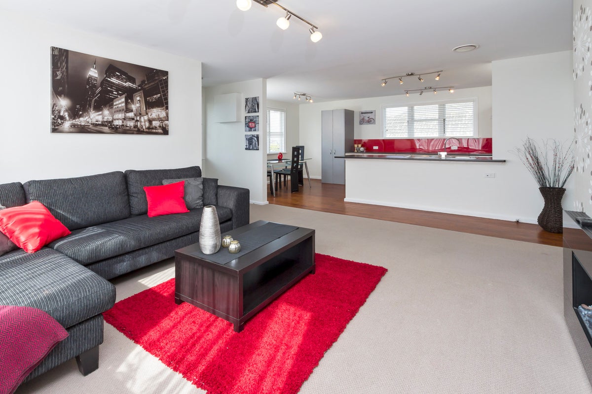2 Te Hana Road, Panmure, Auckland - Carousel 2