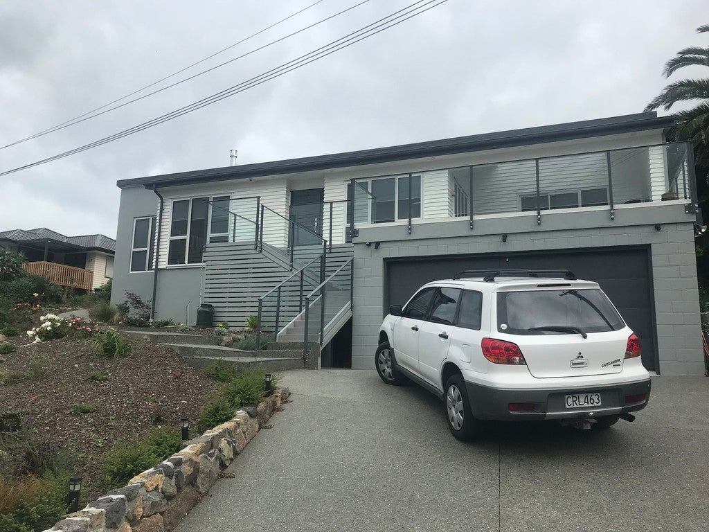 31 Tuawera Terrace, Clifton, Christchurch - Carousel 1