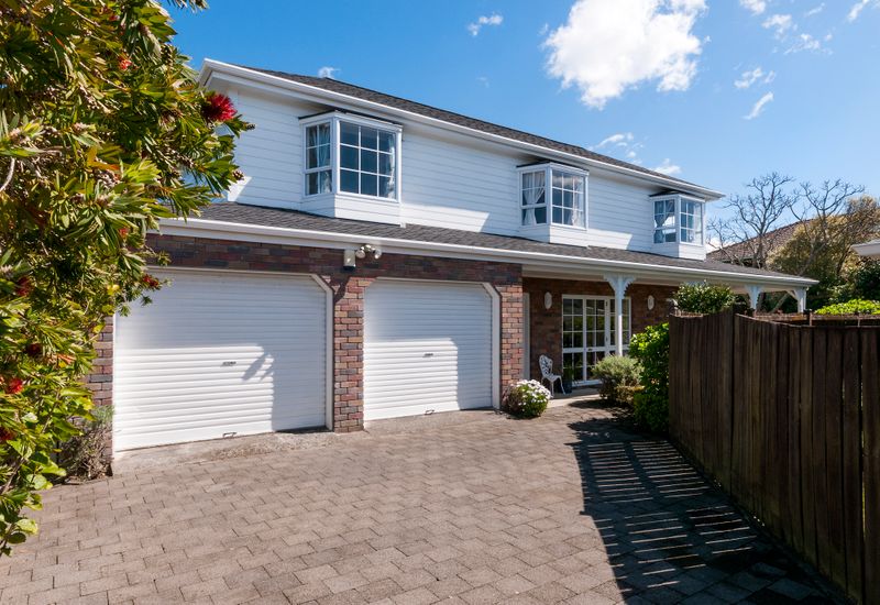 2/35 Sunderlands Road, Half Moon Bay, Auckland - Carousel 1