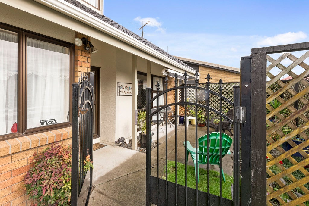23 Bosnyak Drive, Te Atatu South, Auckland - Carousel 2