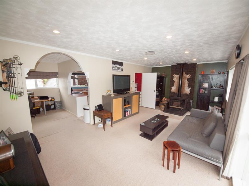 17B Caesars Place, Churton Park, Wellington - Carousel 2