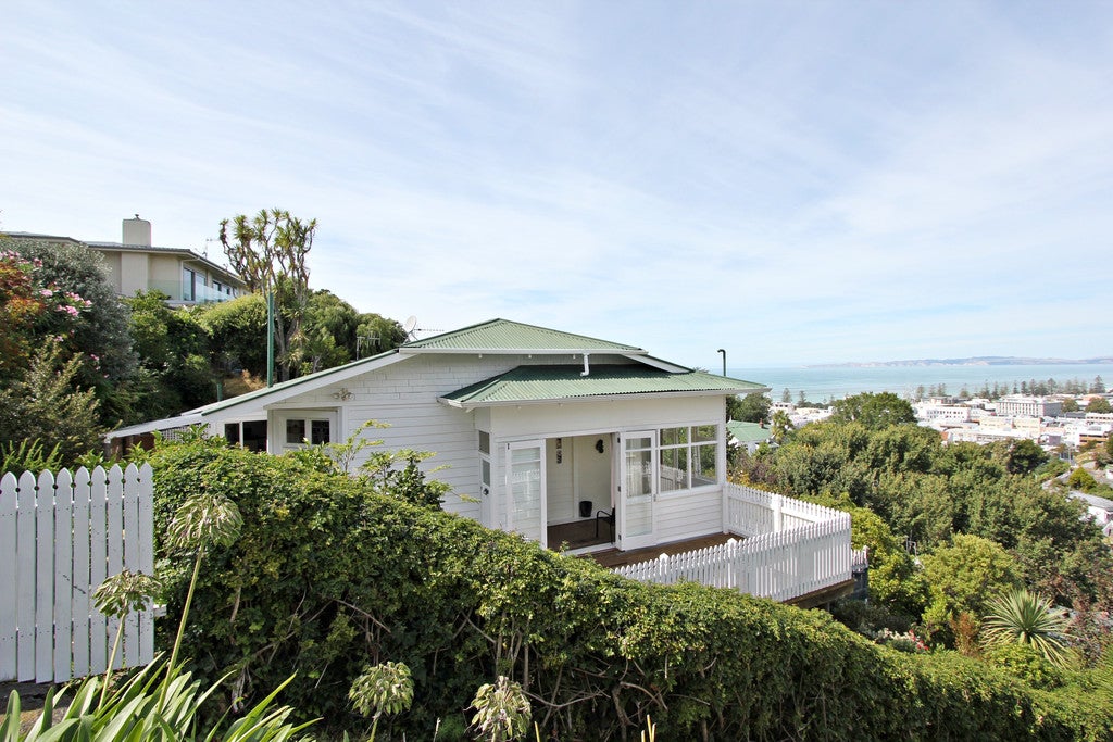 15 Corry Avenue, Bluff Hill, Napier - Carousel 2
