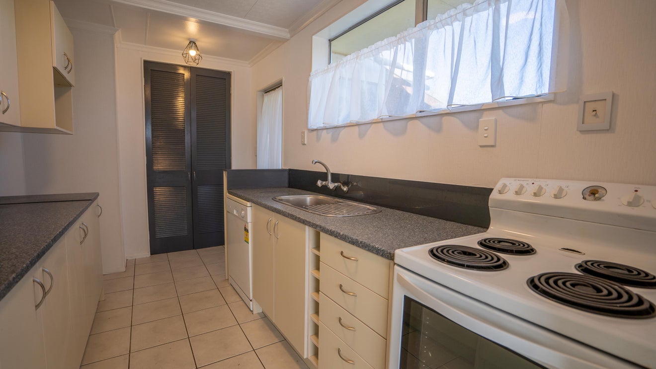 38 Dundee Place, Strathern, Invercargill - Carousel 2